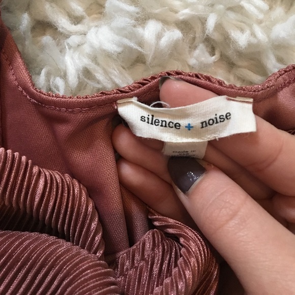 Pink shiny cropping tank top - Picture 4 of 4